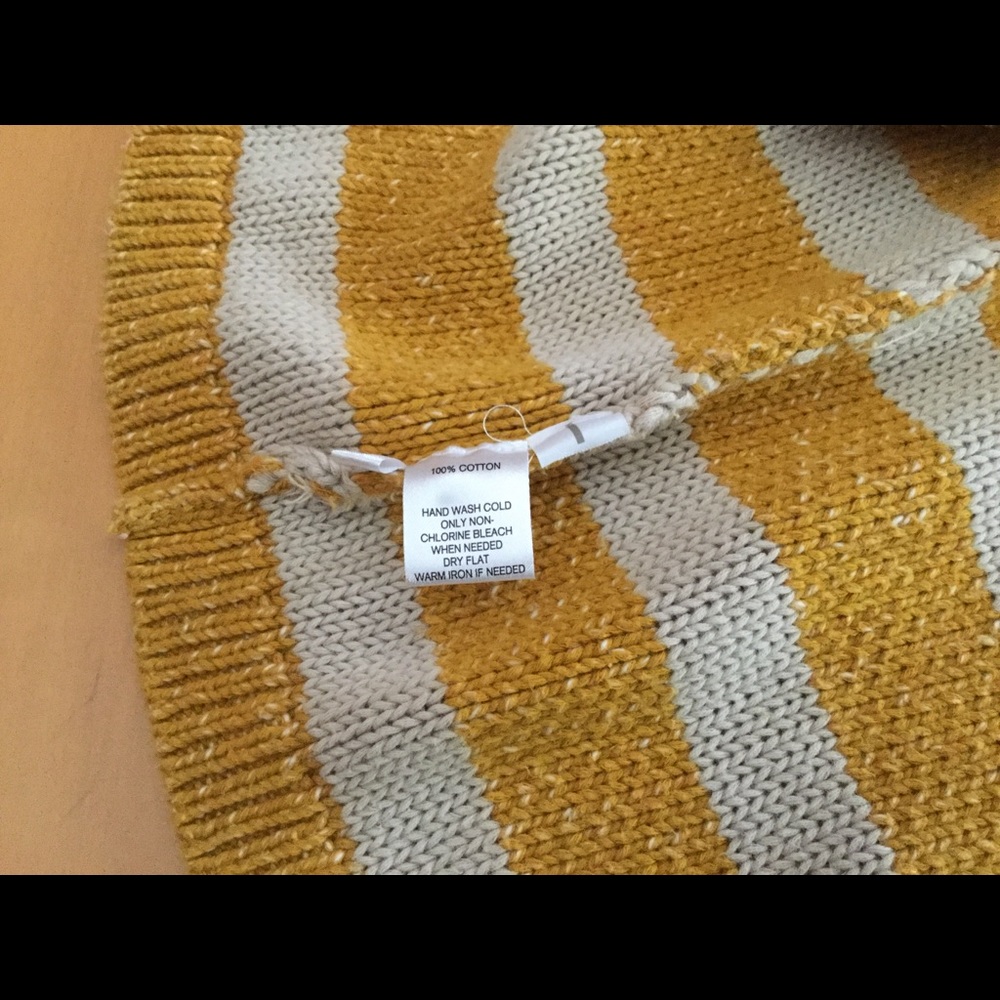 Sweater - Picture 3 of 3